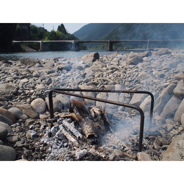 �l���\�m×�e���}�N�f�U�C�� ���󕰉΃S�g�N