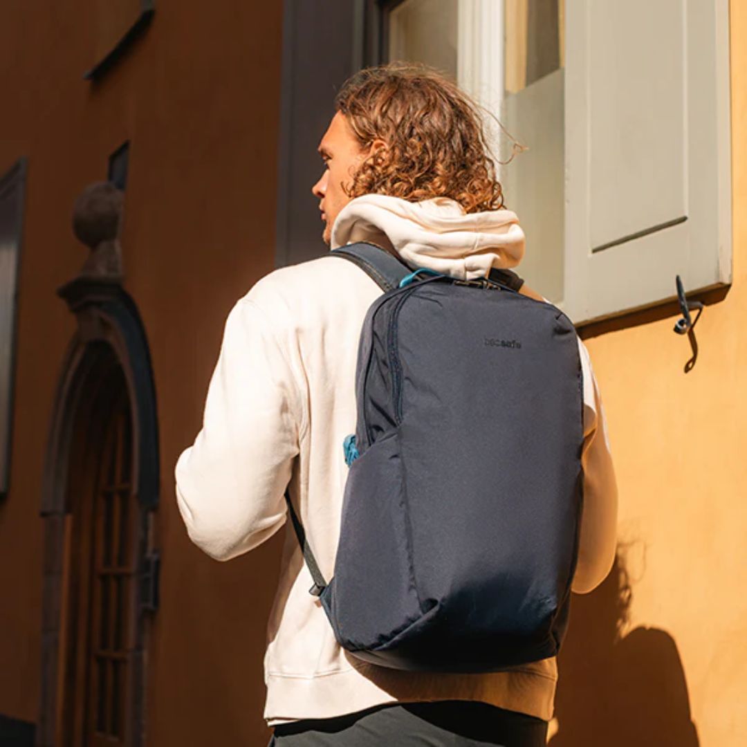 ★ 10%ポイントアップ!〜12/25まで★ PacSafe パックセーフ V24 バックパック